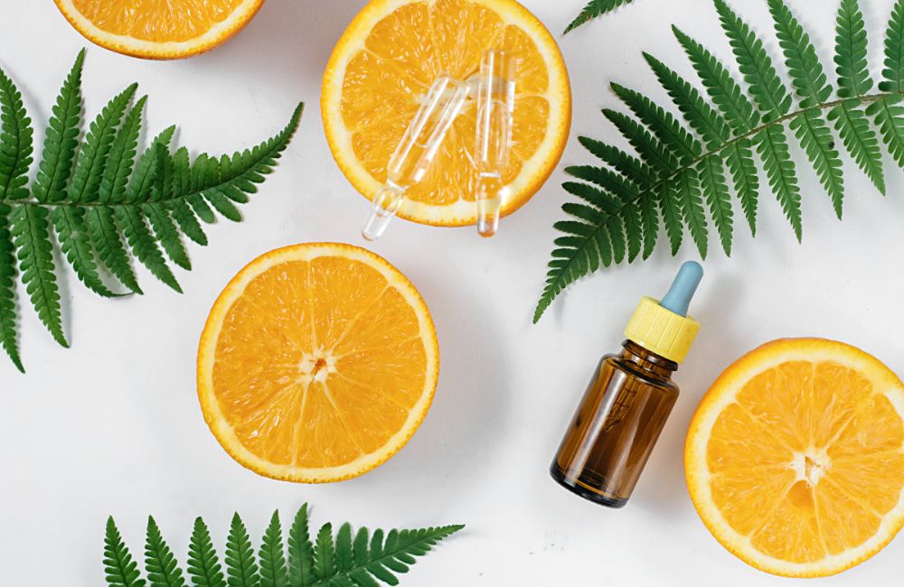 Vitamina C viso: le proprietà e i benefici per la pelle